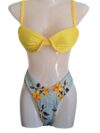 Gelber Bikini mit Blumendruck. Handgefertigt.